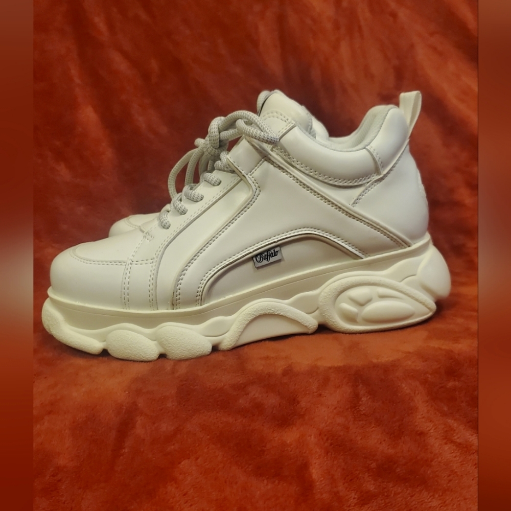 BUFFALO LONDON WHITE PLATFORM SNEAKERS